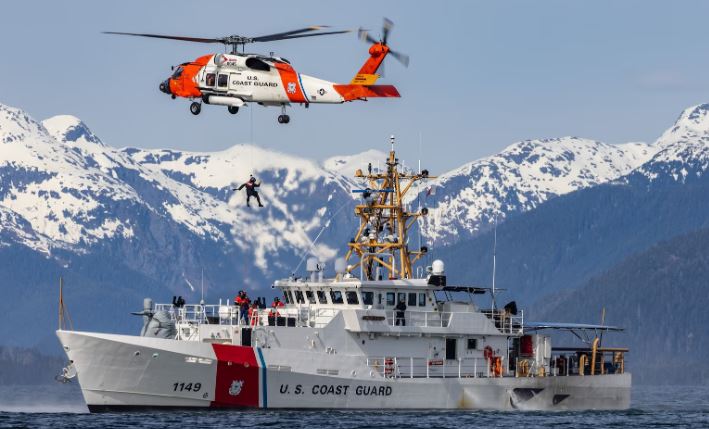 Coast Guard and Good Samaritans searched for missing boater near Elfin Cove